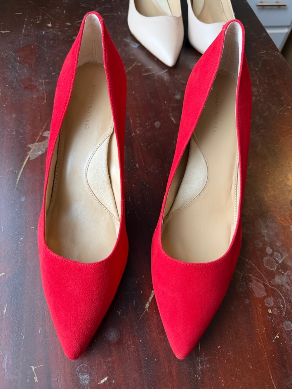 Like New Banana Republic Pointed Toe High Heels in Red and Nude - Picture 3 of 13